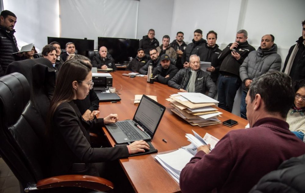 Se abrieron los sobres de las licitaciones para adquirir maquinaria vial por más de 12.000 millones de pesos