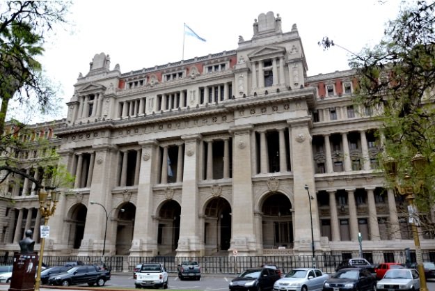 La Corte dejó firme la cautelar que obliga a aplicar dos artículos de la ley de financiamiento universitario