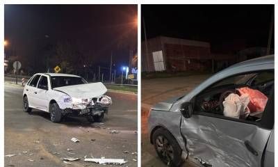 Violento accidente de tránsito entre dos automóviles