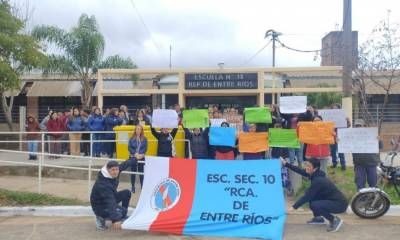 Abrazo a la Escuela Secundaria N 10 “República de Entre Ríos”
