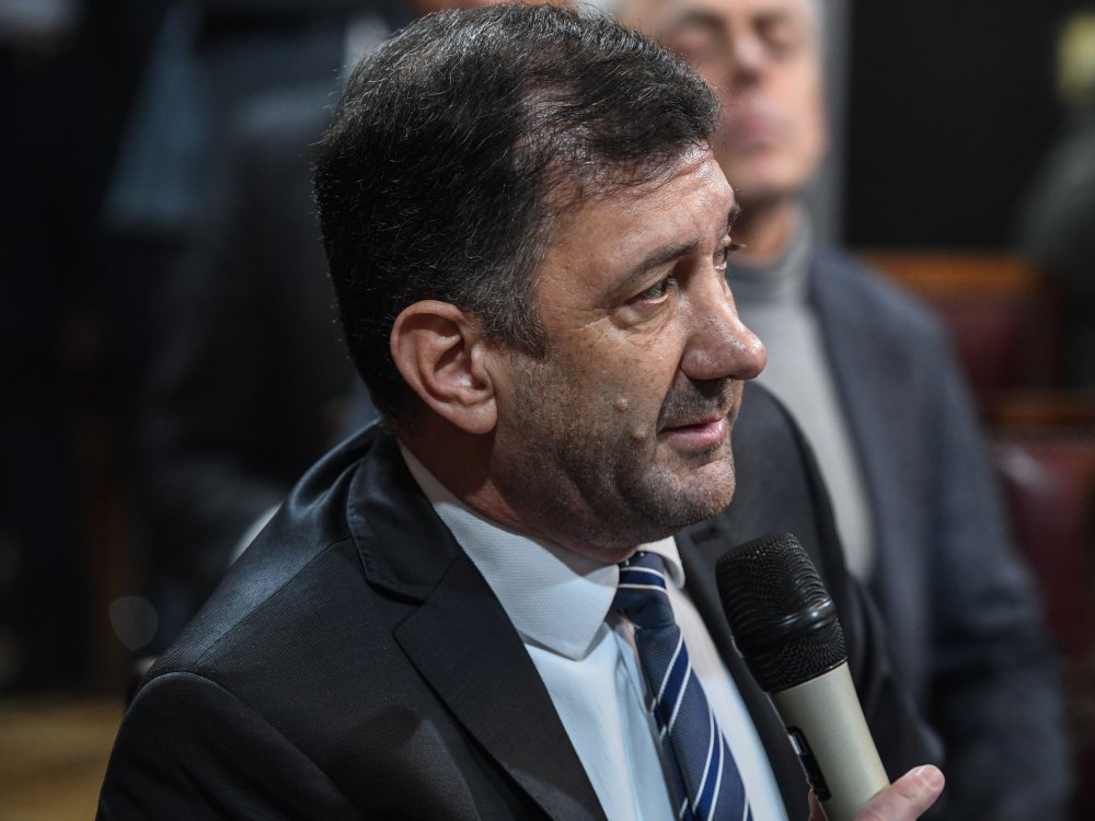 La Justicia confirmó que el ex senador Edgardo Kueider quedará detenido cuando regrese al país.