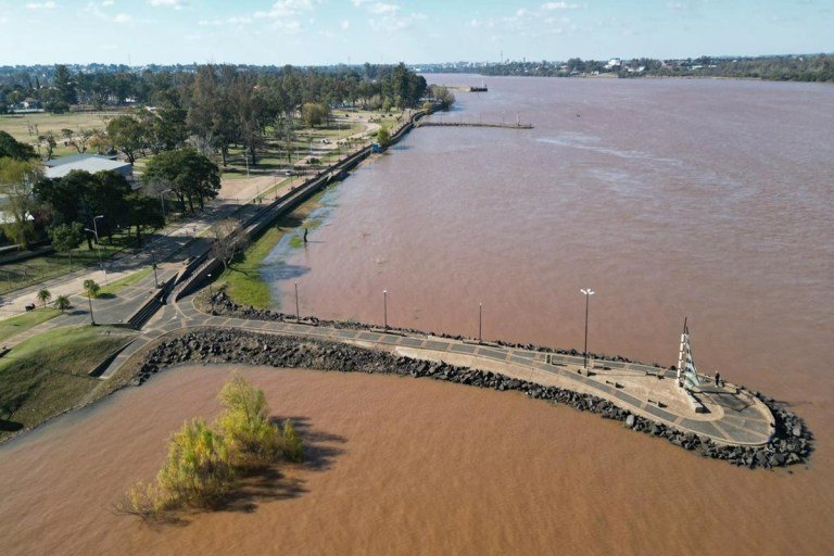 Advierten por un repunte del río Uruguay y anticipan un aumento de caudales en Salto Grande