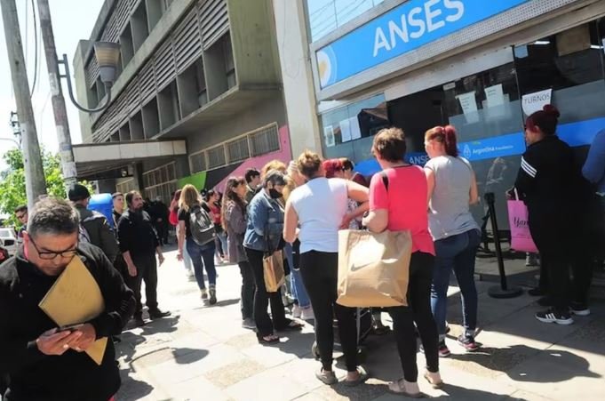Seguro de desempleo: más de 90.000 trabajadores despedidos comenzaron a cobrar la prestación en seis meses