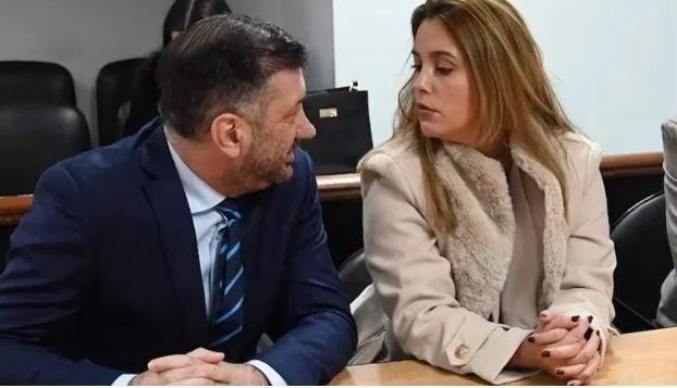 A Edgardo Kueider y a su pareja Guinsel Costa le dictaron arresto domiciliario por presunto lavado de dinero.