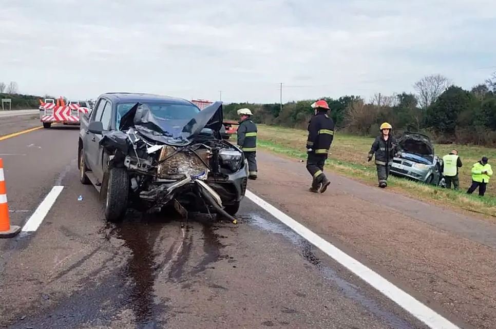 Un nuevo muerto en la Ruta Nacional 14: una camioneta embistió a un auto que estaba en la banquina