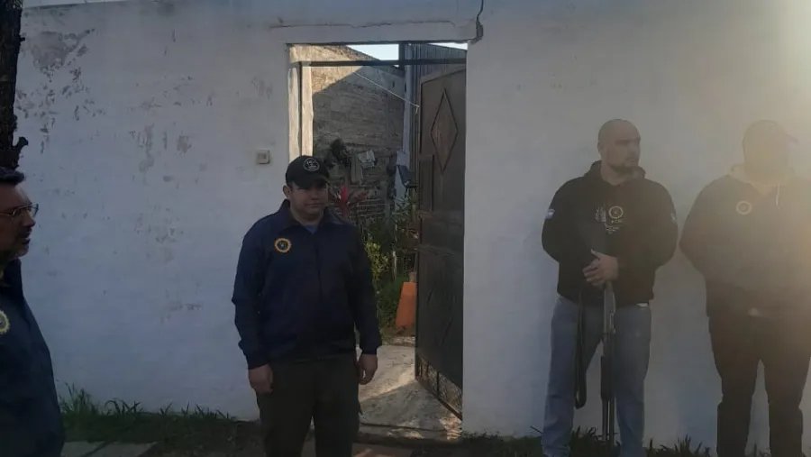 Allanamiento en Concordia por una causa de amenazas terminó con el secuestro de teléfonos