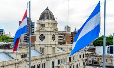 El gobierno provincial convocó a estatales y docentes a mesa paritaria para el próximo lunes