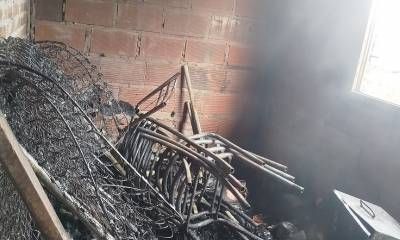 Un menor estaba jugando y provocó el incendio en una vivienda