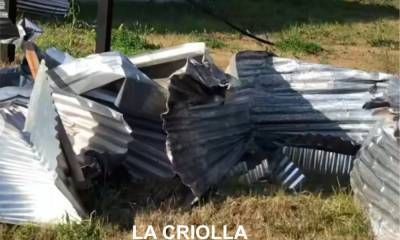 Fuertes ráfagas de viento dejaron graves daños en La Criolla.