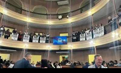 Con Agmer en las gradas y una carpa docente frente a la Legislatura, ingresó a Diputados la reforma previsional