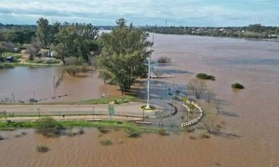 Comerciantes de la Costanera de Concordia, en alerta ante una posible creciente prolongada del río Uruguay.