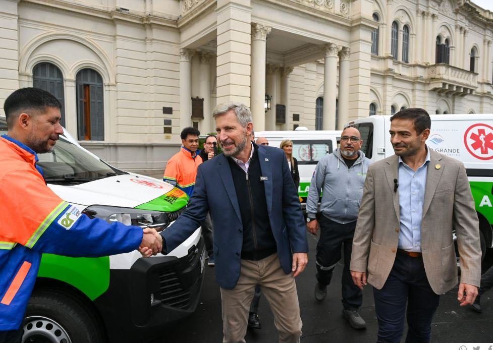 Entre Ríos refuerza el sistema sanitario con la incorporación de 24 ambulancias y nuevo equipamiento