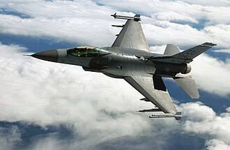 Día de la Fuerza Aérea argentina: los impactantes videos del desfile de los aviones F-16.