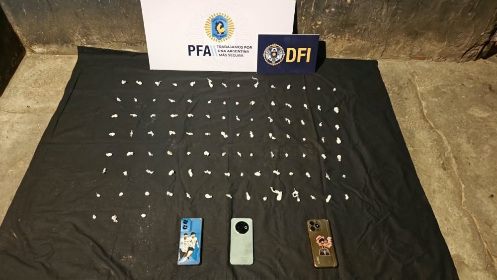 Cinco detenidos y secuestro de cocaína fraccionada para su venta