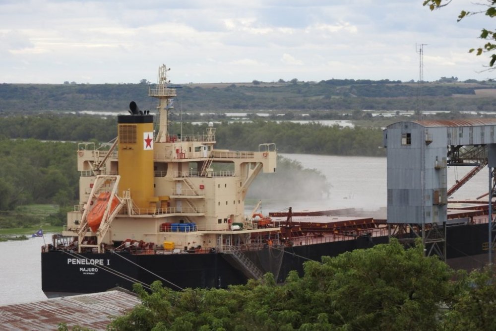 Entre Ríos lidera el transporte fluvial de granos: concentra nueve de cada diez toneladas del país