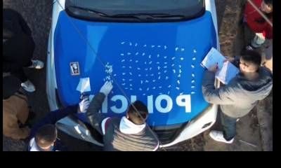 La policía secuestró 150 envoltorios de cocaína, cartucheria y detivp a un hombre