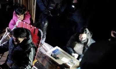 Fracturado y con muletas fue sorprendido vendiendo cocaína frente a su domicilio.