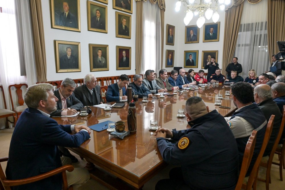 El Gobierno provincial y Bomberos Voluntarios acordaron una agenda de trabajo