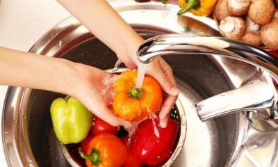 Curso de manipulación de alimentos durante el abordaje territorial en el Barrio Los Pájaros.