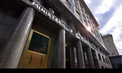 El gobierno ajustó 8 por ciento el gasto público en agosto, con fuerte recorte de fondos a las provincias