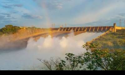 La represa Itaipú abrió una compuerta del vertedero tras las lluvias y se monitorea el río Paraná