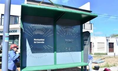 Se instalan nuevas garitas para el transporte urbano
