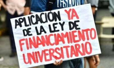 Docentes universitarios darán clases públicas hoy en todo el país