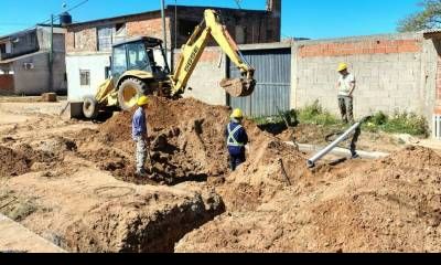 Comenzaron los trabajos de saneamiento para la pavimentación de calle Moulins en el Barrio Sarmiento