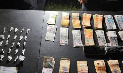 Dos detenidos y 50 envoltorios de cocaína secuestrados