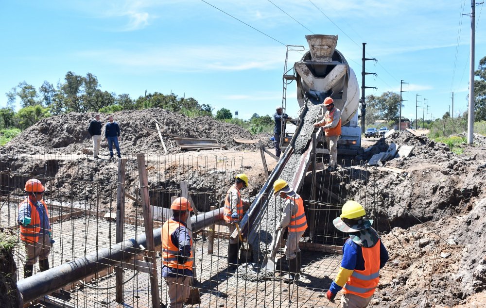 El municipio avanza con una obra hidráulica clave para evitar anegamientos sobre Boulevard Ayuí.