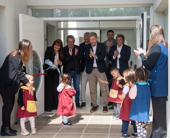 Frigerio inauguró obras educativas y recorrió trabajos de infraestructura en Federación