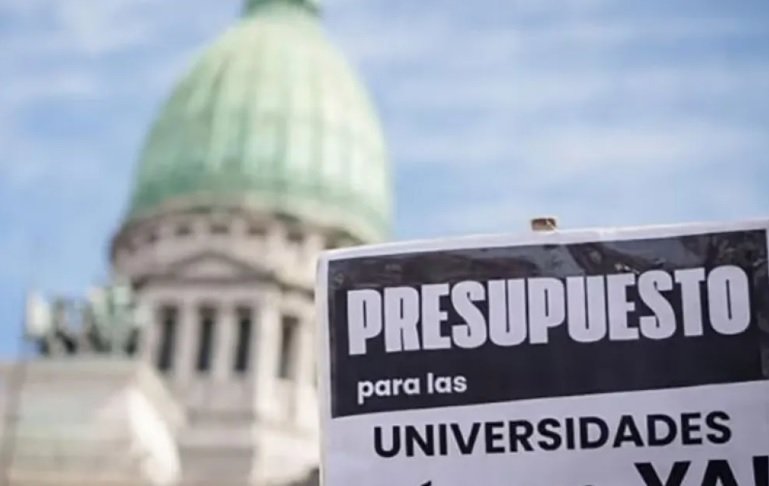 La Justicia aplicó una multa diaria al jefe de Gabinete por incumplirla