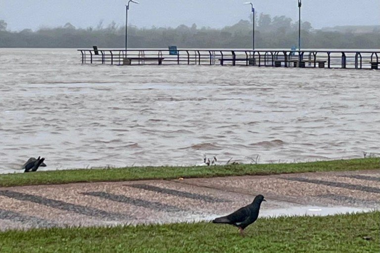 El río baja en Concordia y Colón, pero sube en localidades de la costa del Paraná