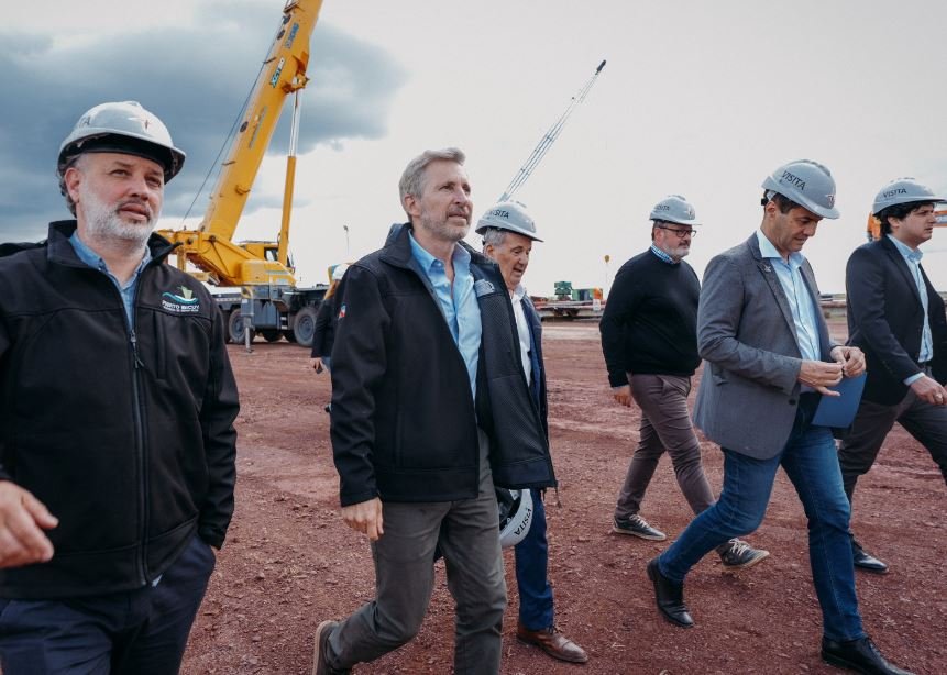 Frigerio entregó la adhesión al RINI a PTP Argentina, que invertirá 16 millones de dólares en el puerto de Ibicuy