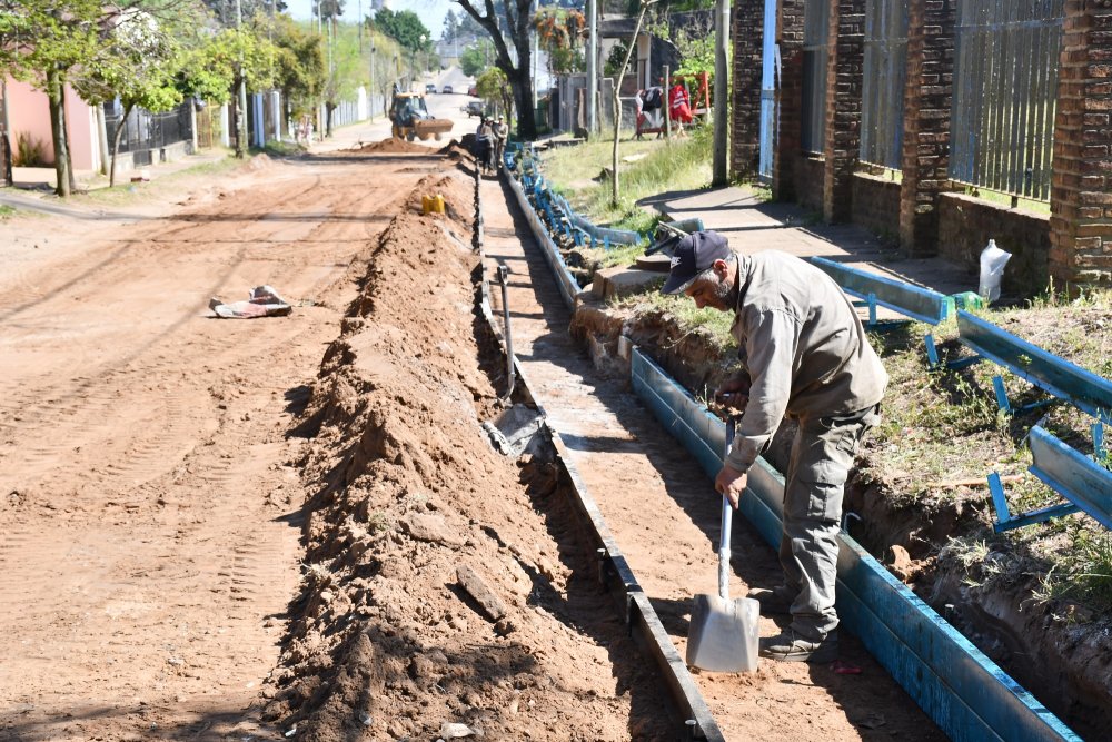 Azcué anunció la cuarta etapa del plan de infraestructura y desarrollo.