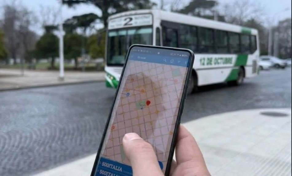 Está a prueba un sistema para saber cuándo llega el colectivo a la parada