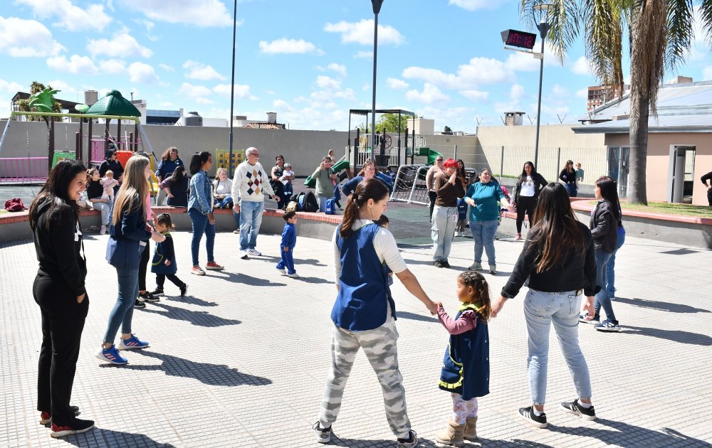 Se realizó la segunda edición del encuentro intergeneracional “Juntos de la Mano”