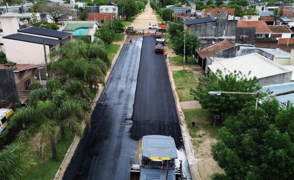 Avanzan las obras de repavimentación en calle Ricardo Rojas