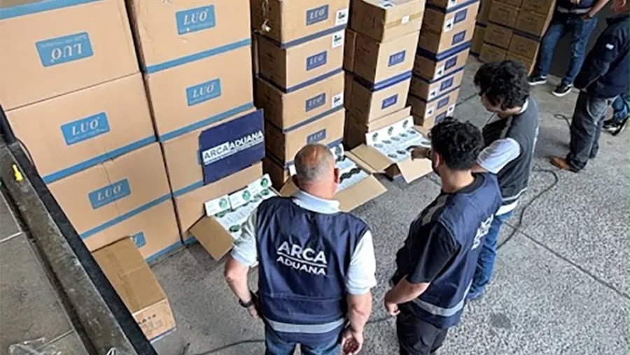 ARCA detectó 15.000 relojes inteligentes con presunto fraude marcario en el Puente Internacional Salto Grande