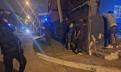Varias personas identificadas, motocicletas controladas y secuestro de cocaína por la Policía
